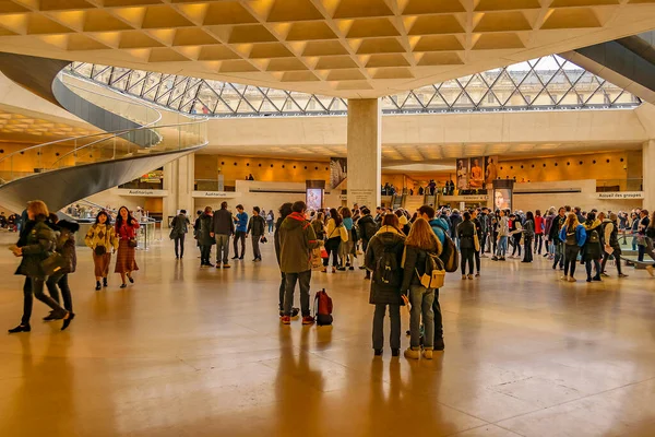 Paris Frankreich Januar 2022 Moderne Innenansicht Des Louvre Museumsgebäudes Paris — Stockfoto