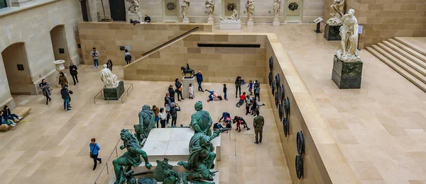 París Francia Enero 2022 Mucha Gente Alto Ángulo Gran Salón — Foto de Stock