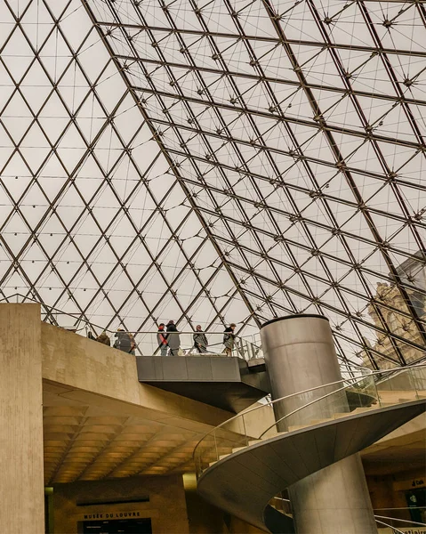 Pyramid Glass Low Angle Shot View Musée Louvre Paris France — Photo