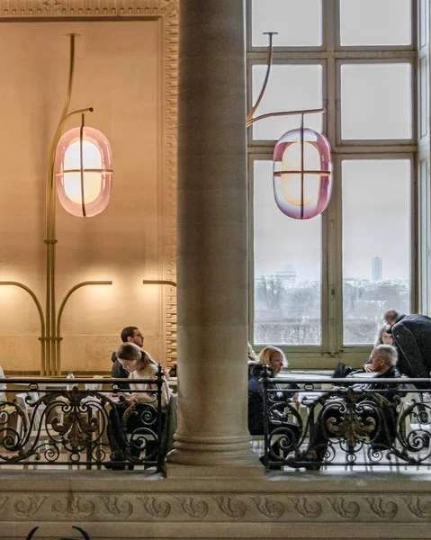 Paris Frankrike Januari 2020 Långskott Kaffe Zon Berömda Franska Musuem — Stockfoto