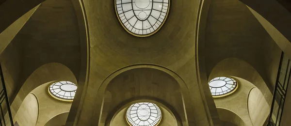 Bajo Ángulo Tiro Cúpula Edificio Antiguo Museo París Francia —  Fotos de Stock