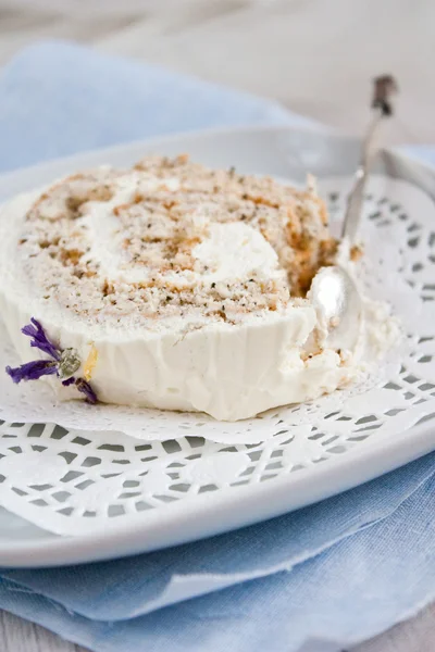 Tea roll with whipped cream — Stock Photo, Image