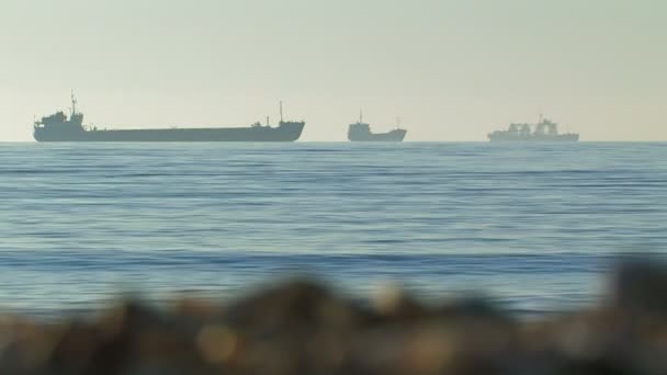Морское судно на месте проверки . — стоковое видео