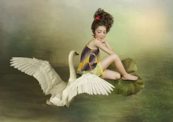 The girl and the Swan — Stock Photo, Image