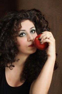 elma ile kız