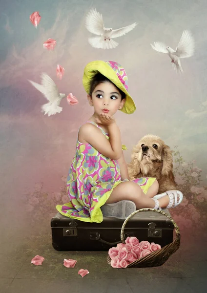 犬が花びらを吹いて隣のスーツケースに座っている女の子 — ストック写真