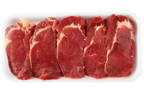 Kousky syrové filé steaky v poli — Stock fotografie