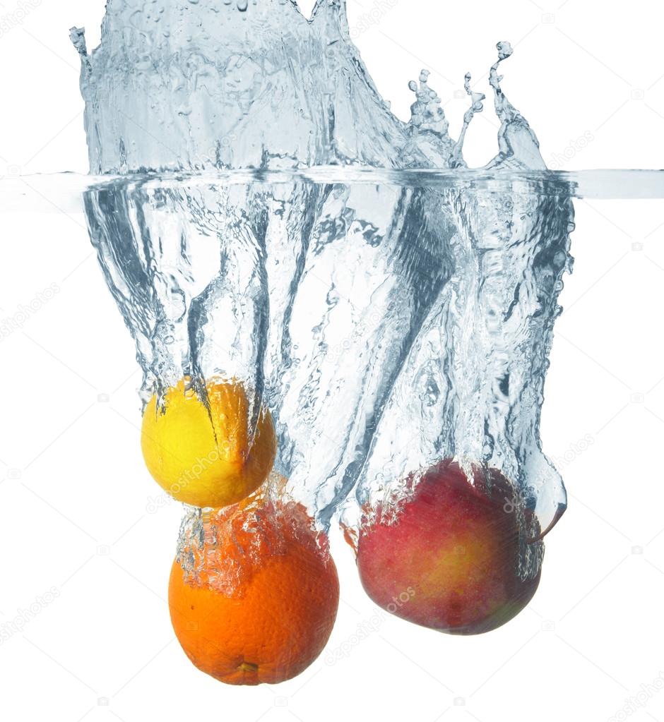 fruits in water 