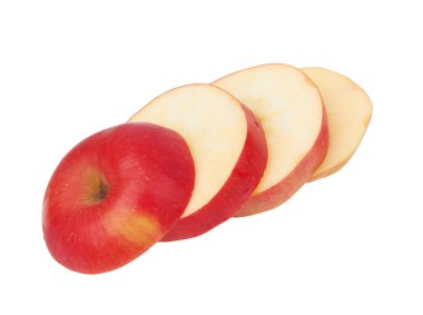 Kırmızı elmanın parçaları beyaz arkaplanda izole edilmiş