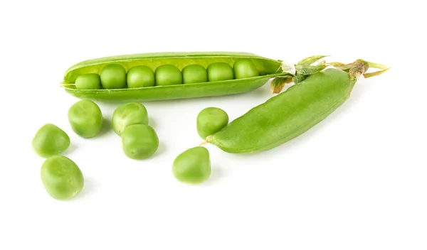 白色背景下的新鲜绿豆 — 图库照片