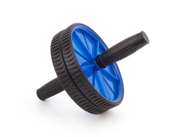 Beyaz arkaplanda ev fitness çarkı izole