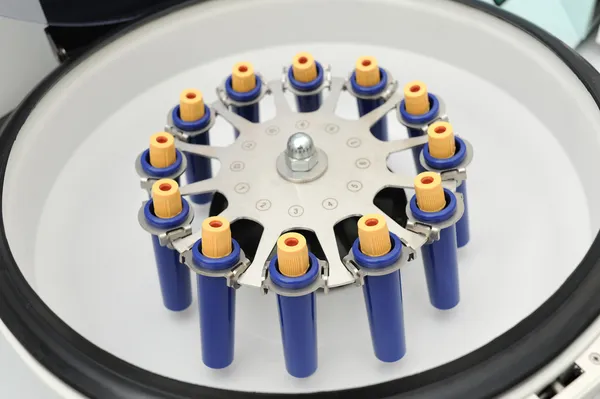 Conteneurs pour tubes d'analyseur biochimique — Photo