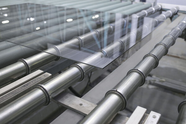 Conveyor belt for a window pane