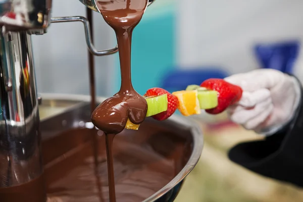 Chocolate e frutas Imagens Royalty-Free