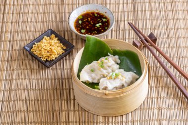 Çin dim sum bir bambu vapur kutusunda