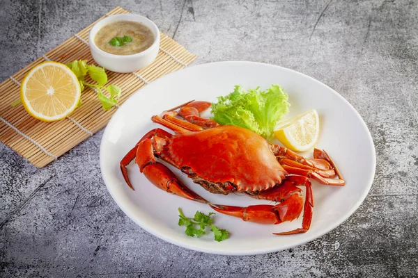 Gedämpfte Krabben Meeresfrüchte Mit Limetten Chili Sauce — Stockfoto