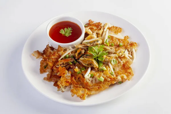 Crispy Fried Mussels Omelette Served Bean Sprout Spicy Sauce Stok Fotoğraf