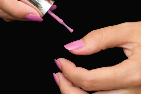 Manicure proces... kobiece ręce — Zdjęcie stockowe