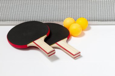 Masa tenis raketleri ve topları