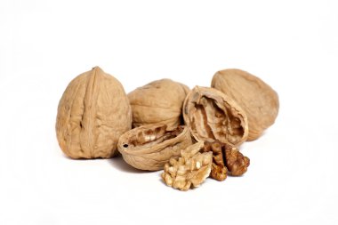 kırık ceviz ve ceviz