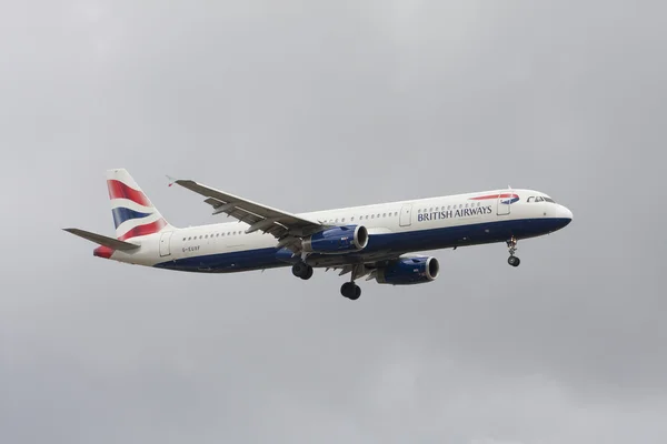 Flugzeug der britischen Luftfahrtgesellschaft — Stockfoto