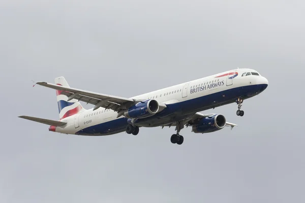 Flugzeug der britischen Luftfahrtgesellschaft — Stockfoto