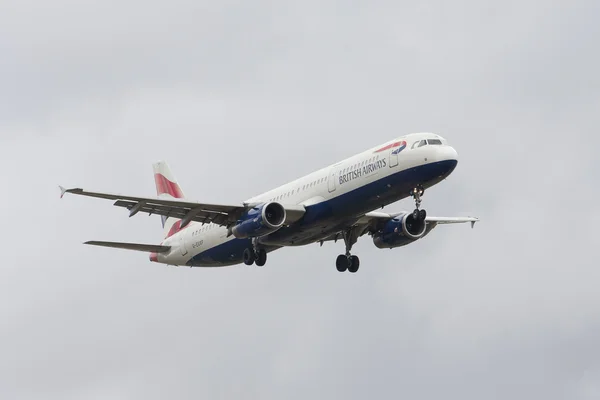 Flugzeug der britischen Luftfahrtgesellschaft — Stockfoto