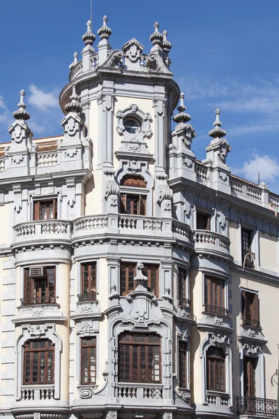 Hermoso edificio, Madrid, España — Foto de Stock