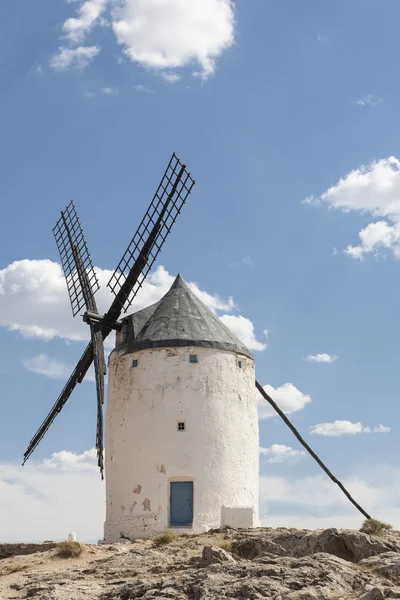 Molino de viento en Córdoba, Toledo, España — Foto de Stock