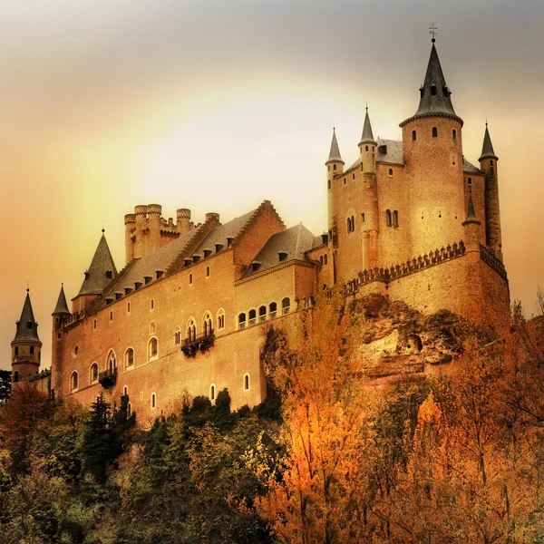 etkileyici alcazar kalesinde günbatımı - segova, İspanya