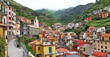 Riomaggiore - güzel dağ köyü, cinque terre, İtalya