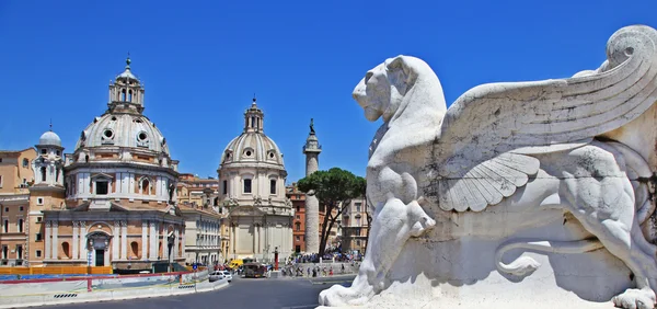 Roman landmarks, Piazza Venezia — Stock Photo, Image
