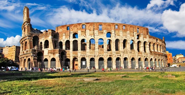 Großes Kolosseum, Serie italienischer Sehenswürdigkeiten — Stockfoto