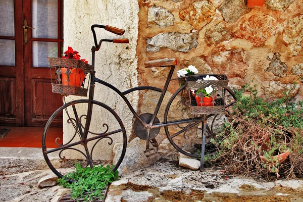 Очаровательные улицы древних средиземноморских городов — стоковое фото