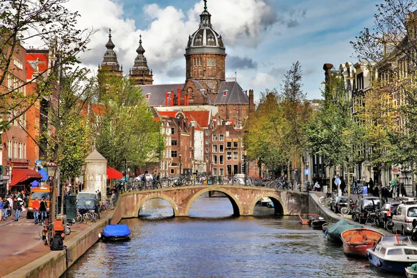 Όμορφα και ήσυχα κανάλια του Άμστερνταμ Εικόνα Αρχείου