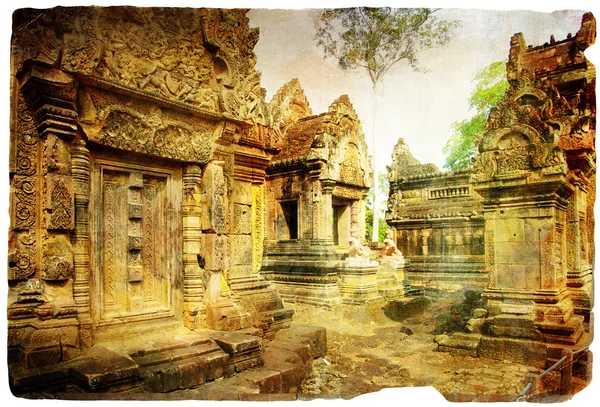 Oude Cambodjaanse tempel - artistieke getinte foto — Stockfoto