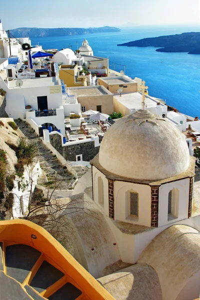 Oia vesnice při západu slunce, ostrov Santorini, Řecko — Stock fotografie