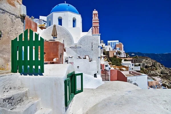 Schöne weiß-blaue Santorini — Stockfoto