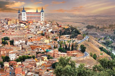 Gün batımında Toledo