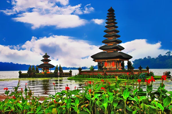 Csodálatos Balines templomok - ulun danu — Stock Fotó