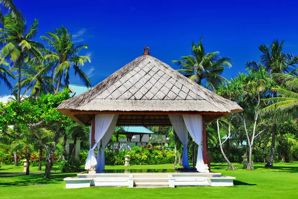 Peaceful relaxing territory on balinese resort — Stock Photo, Image