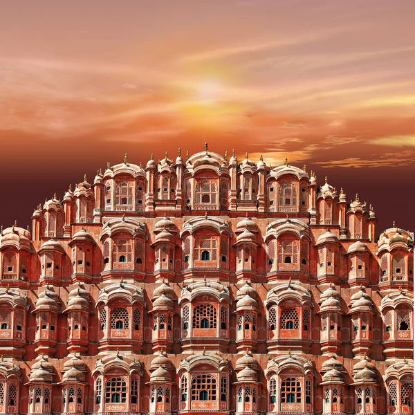 Pembe günbatımı pembe şehir içinde. Jaipur. Hindistan — Stok fotoğraf