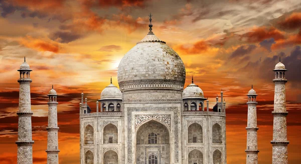 Tadj mahal over sunset — Stock Photo, Image