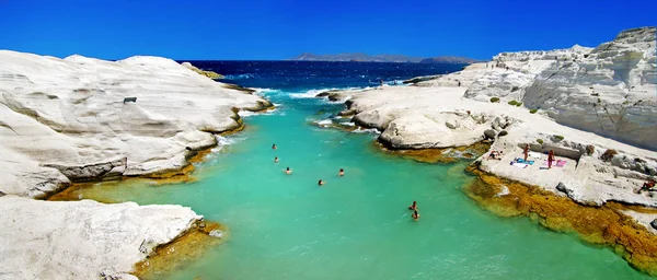 Sarakiniko beach i vackra ön Milos, Grekland — Stockfoto