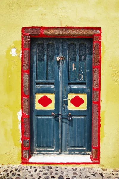 Traditionele kleurrijke deuren van santorini — Stockfoto