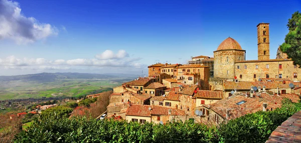 美しい古いヴォルテッラ - イタリア、トスカーナ州の中世の町 — ストック写真