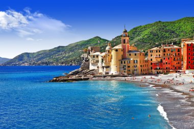 Resimsel Ligurian kıyısında - Camogli İtalyan tatilleri