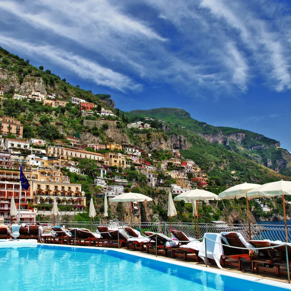 Vacaciones de lujo en la costa de Amalfi, Italia, Positano — Foto de Stock