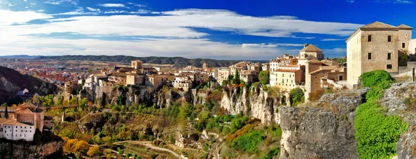 Medeival město na skalách cuenca, Španělsko — Stock fotografie