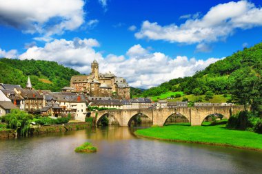 Estaing - Fransa en güzel köylerinden.